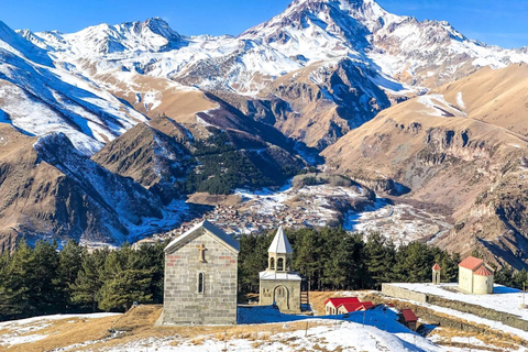 Kazbegi: Private 4x4 Tour to Elia Monastery
