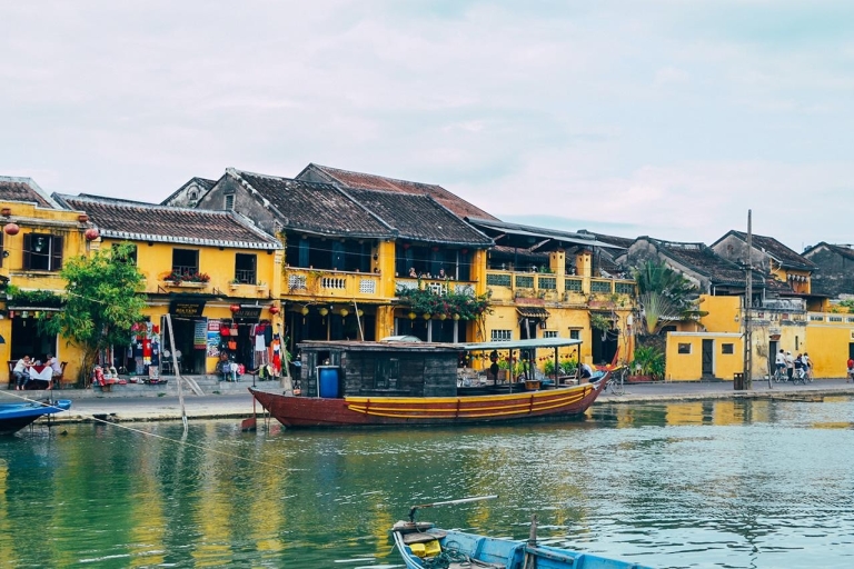 Hoi An by Night: 4-Hour Tour with Dinner Private Tour