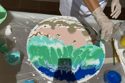 Alicante: Kunsttherapie-Workshop „Wein &amp; Malen”Alicante: Kunsttherapie-Workshop „Wein &amp; Malen“