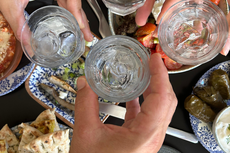 Journée d&#039;amusement à Santorin : Chevauchée - Dégustation de vin - Tapas