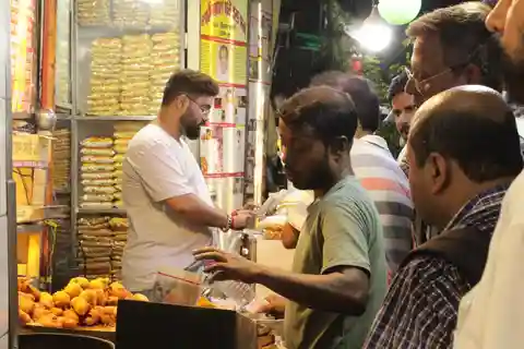 Kolkata Midtown Madness - Eine Street Food & Nightlife Tour