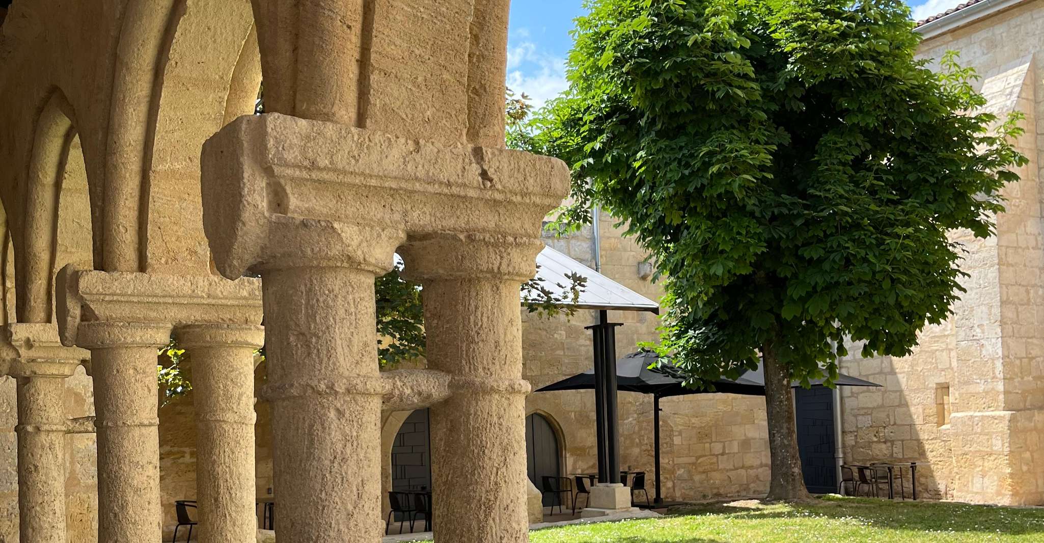 Half day in Pomerol and Saint-Émilion in 2cv - Housity