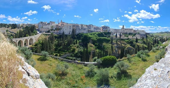Matera: Gravina and James Bond private Tour with Guide