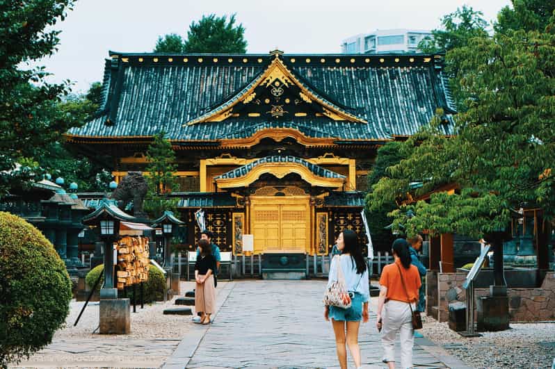 Tokyo: Ueno Park & Ameyoko History & Street Food Tour
