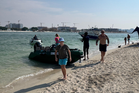 Abu Dhabi: Private Small Boat Rental (No License Required) Abu Dhabi: Small Boat 2 Hour Rental (No License Required)