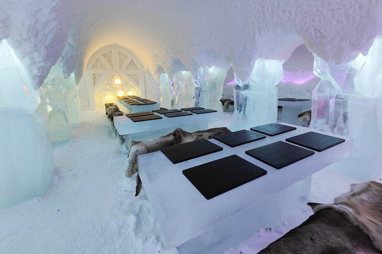 Rovaniemi: Snow Hotel Tour and Ice Restaurant Dinner Meeting Point at Snowman World, in Santa Claus Village