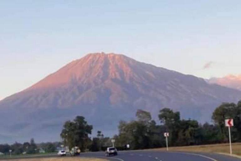 Tanzanie : Circuit privé de 4 jours pour l&#039;ascension du Mont Meru