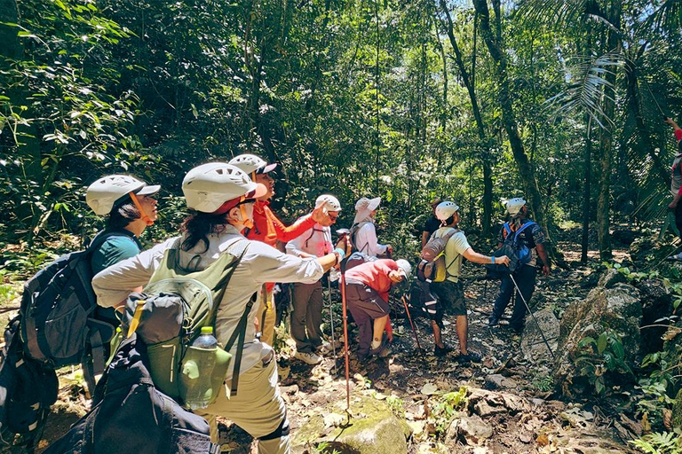 San Cristobal: Arch of Time Tour for 2 days Kayak to the Arch of Time