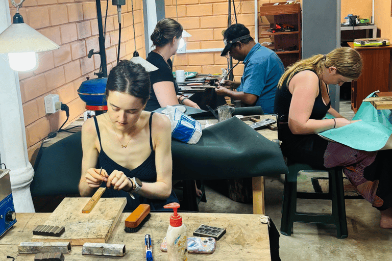 Galle: Traditional Silversmith Experience with Local Lunch