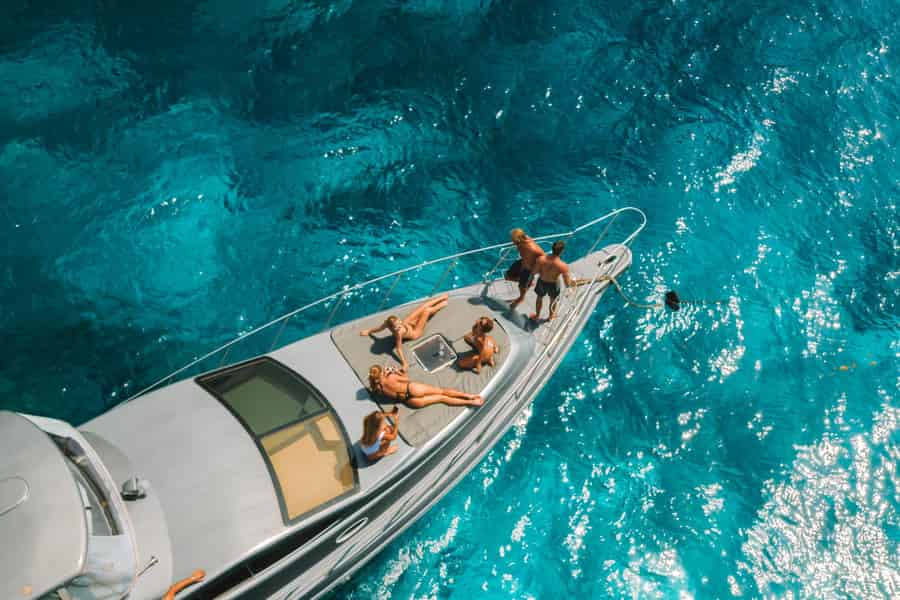 Bali: Nusa Penida mit Premium-Yacht, Mantarochen, Landtour. Foto: GetYourGuide Bali: Nusa Penida mit Premium-Yacht, Mantarochen, Landtour. Foto: GetYourGuide