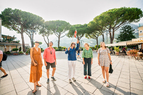 Desde Nápoles o Sorrento: excursión a la costa AmalfitanaSalida desde Sorrento: tour grupal en inglés