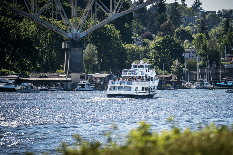 Seattle: Locks Cruise with Local Guide Departs From AGC Marina/Lake Union with Return Bus