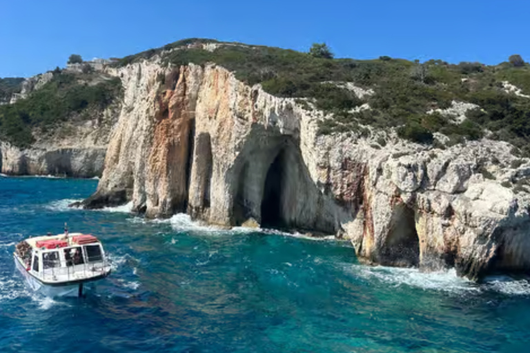 Zakynthos: Full-Day VIP Cruise to Kefalonia & Poros