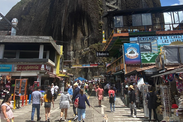 جولة غواتابي: ألتو ديل تشوتشو، وبيدرا ديل بينيول، والغداء، والمزيد