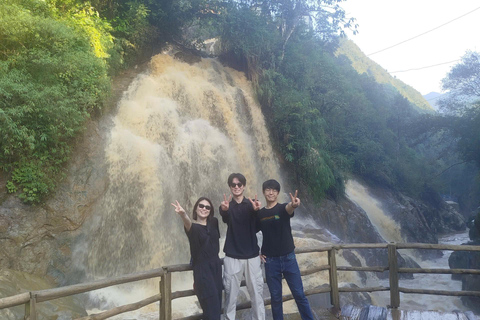 Sa Pa: Cat Cat Village Tour to Visit the Hmong People