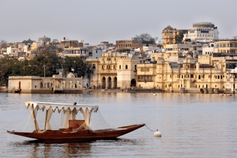 Visita guiada a pie por el Ghat y paseo en barco por la ciudad de Udaipur