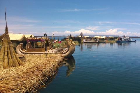 Puno : excursion d&#039;une journée aux îles flottantes d&#039;Uros et à l&#039;île de Taquile