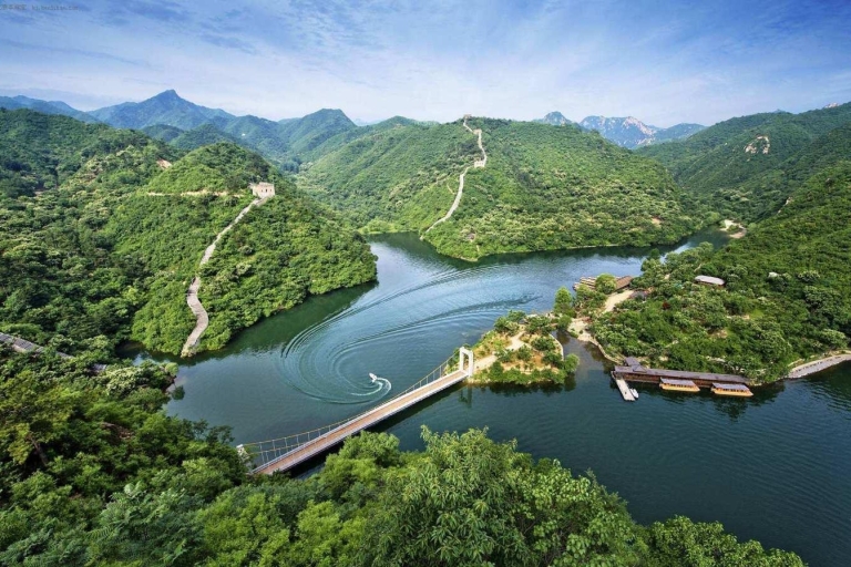 Beijing: Private Tour to Mutianyu & Huanghuacheng Great Wall Beijing: Private Day Tour to Mutianyu & Waterside Great Wall