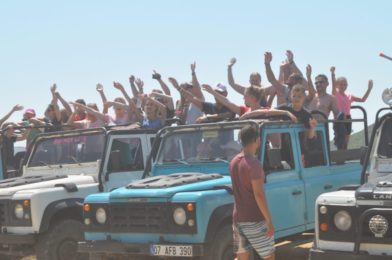 Ab Side: Offroad-Jeep-Safari und Bootstour mit Mittagessen