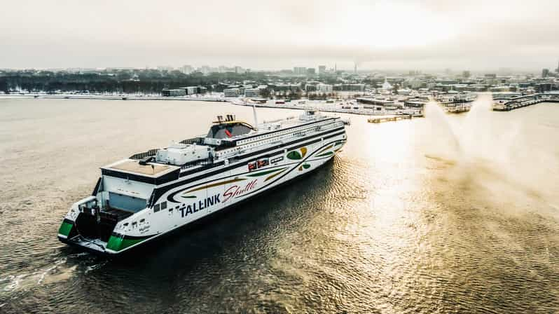 Desde Helsinki: viaje en ferry de ida y vuelta a Tallin