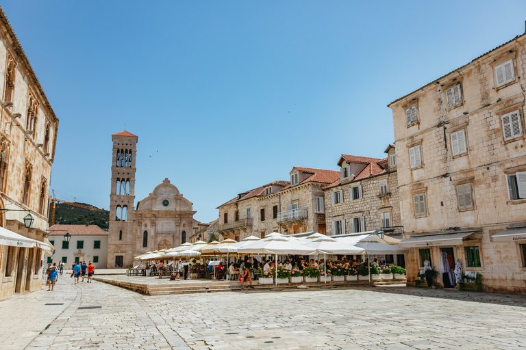 Split: crucero en catamarán de 1 día a Hvar e Islas Pakleni