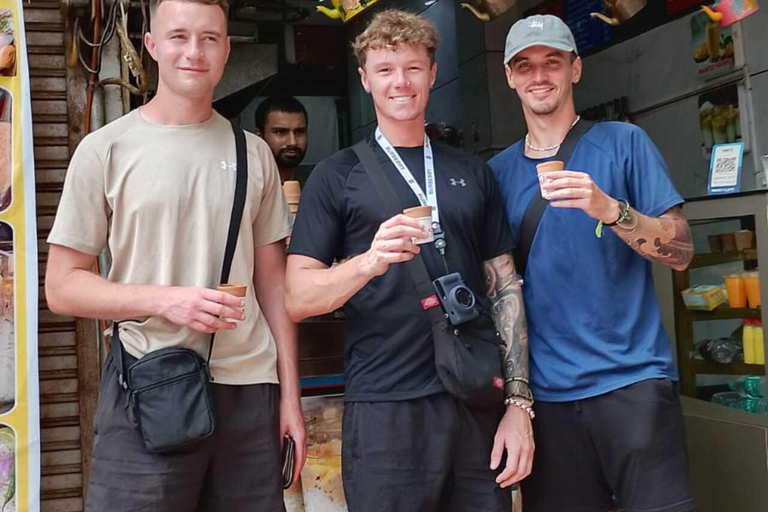 Delhi: tour mattutino spirituale, visita ai templi e colazione