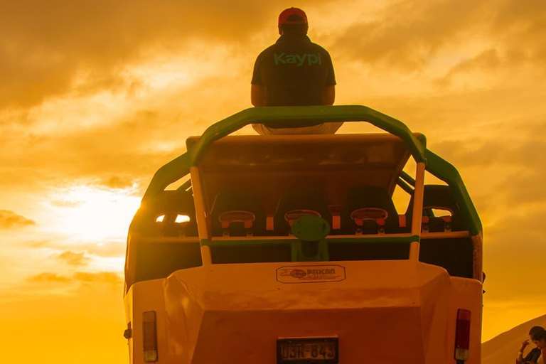 Lima: escursione di un giorno all&#039;oasi di Paracas e Huacachina con vino e dune