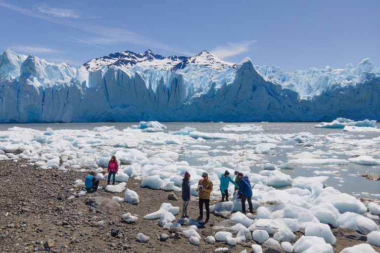 Safari Azul: The Perito Moreno Glacier in your hands. Sail and Walk on Perito Moreno Glacier with Transportation from El Calafate