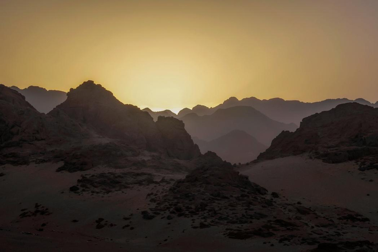 Hurghada: Star Watching Desert Adventure by Jeep with Dinner
