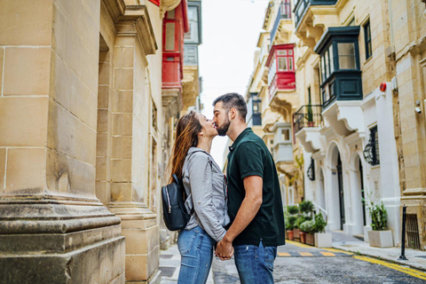 Valletta: Private Photoshoot in Old Town, Harbour & Gardens Standard: 20 photos | 30 mins