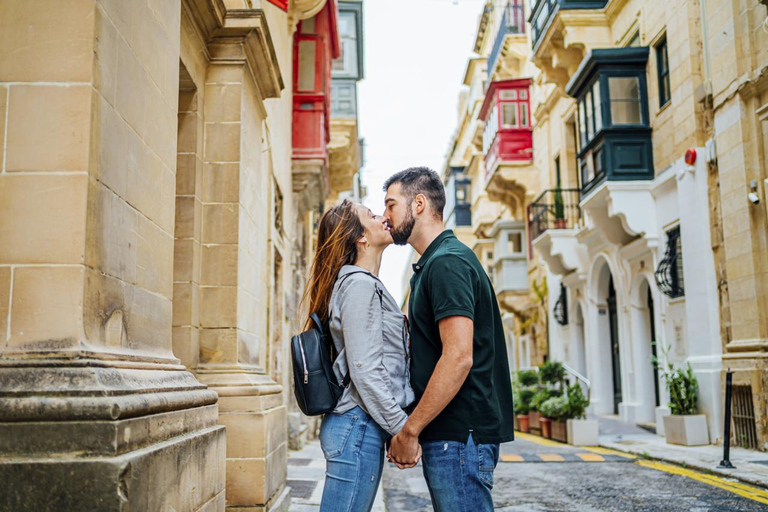 Valletta: Private Photoshoot in Old Town, Harbour & Gardens Standard: 20 photos | 30 mins
