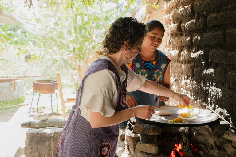 Oaxaca: Authentic Zapotec Cooking: From Market to Table
