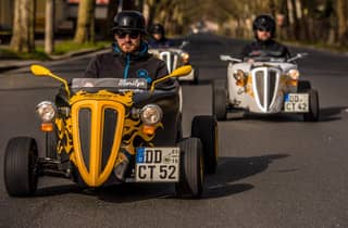 Dresden: Hot Rod Stadtrundfahrt - Sightseeing mit Adrenalinfaktor
