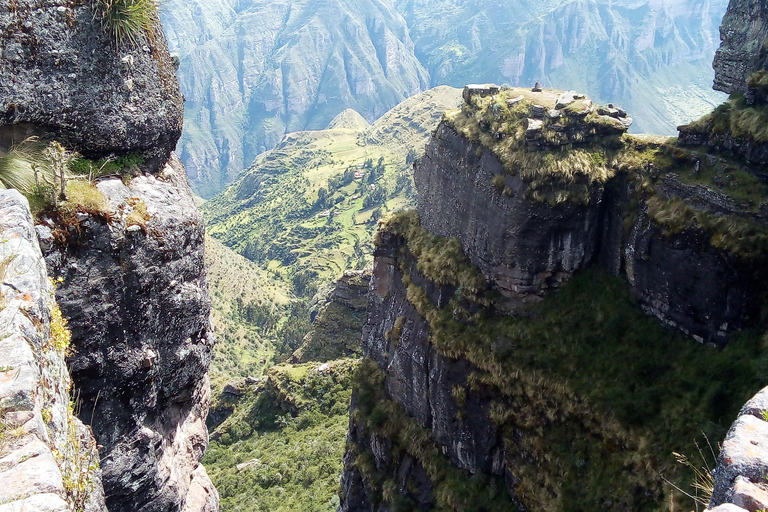 AVVENTURA A WAQRAPUCARA: &quot;Viaggio nella Fortezza degli Dei&quot;.