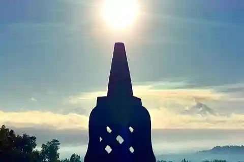 Yogyakarta; Visita ao nascer do sol em Borobudur (imagens de drone gratuitas)