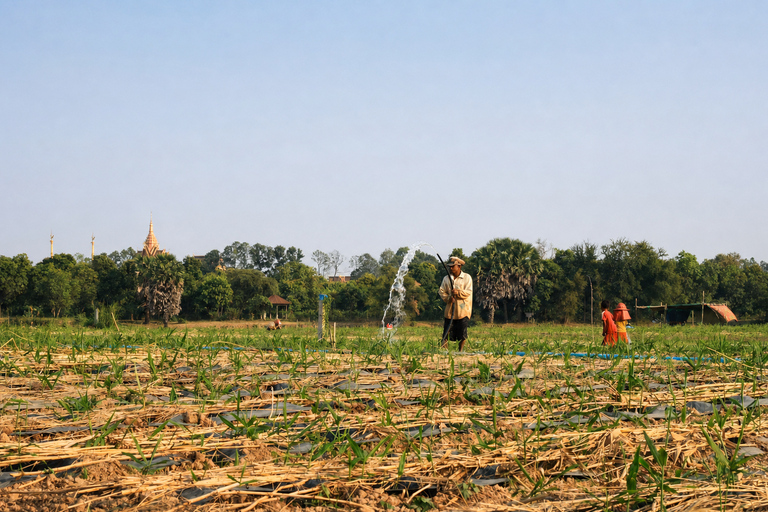Phnom Penh: Silk Island & Countryside by Tuk Tuk with Snack