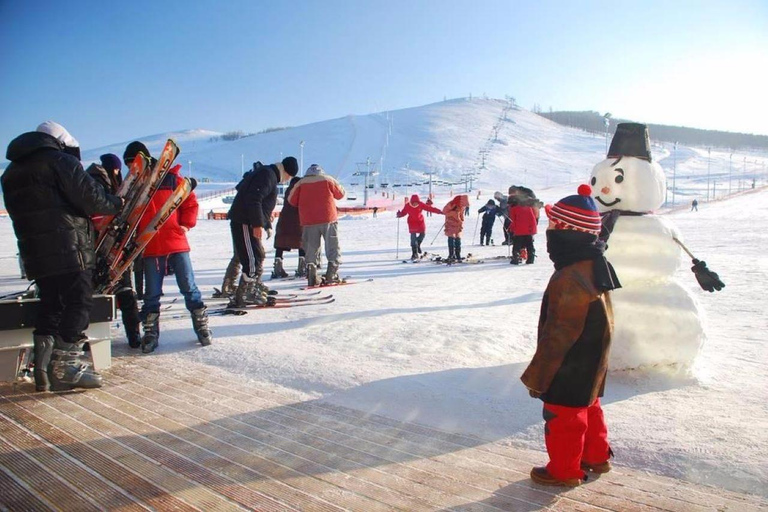 Ulaanbaatar: Skiing and Sightseeing Customizable Tour