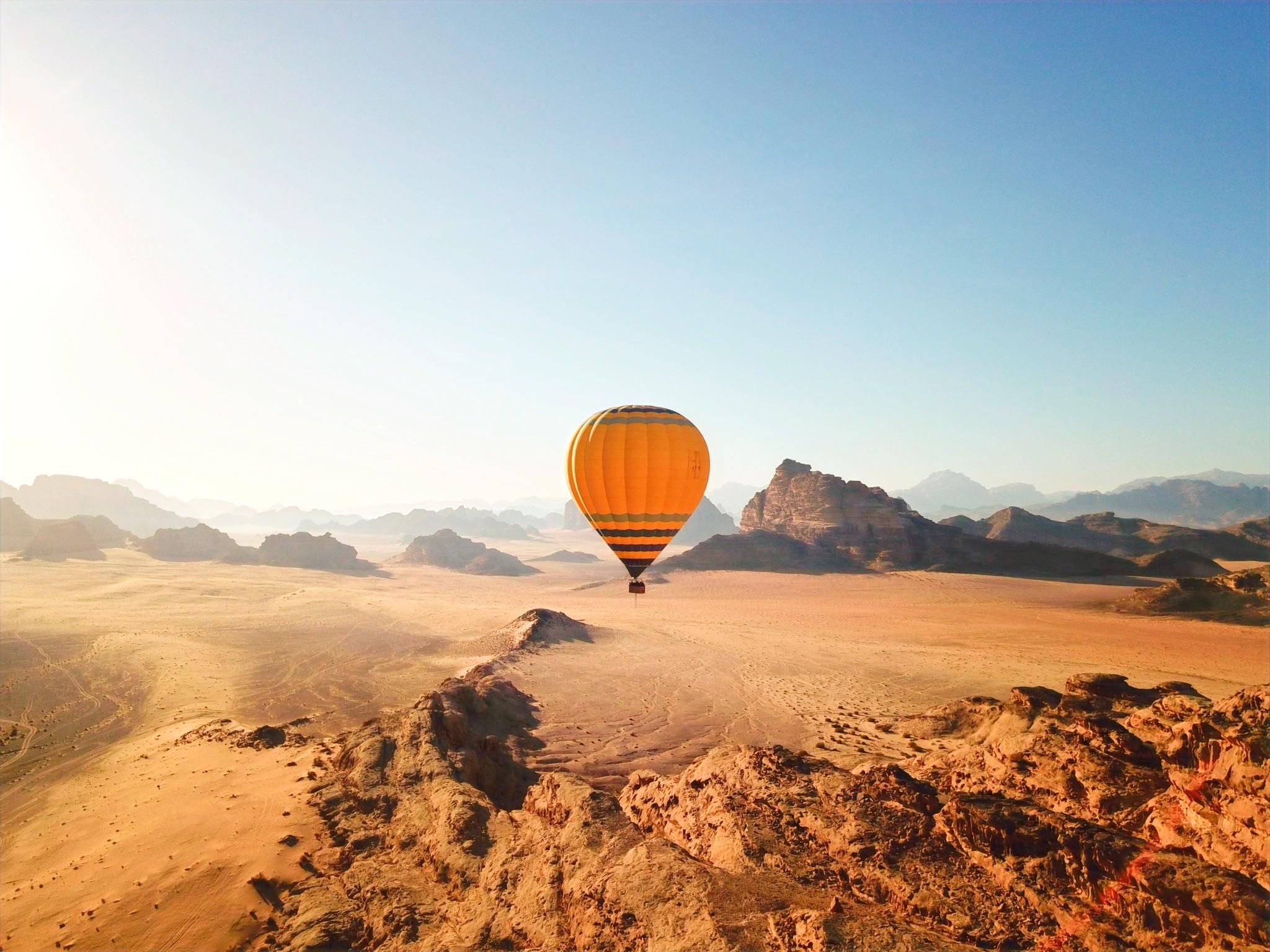 Wadi Rum: 1-tägige Sonnenaufgangsballonfahrt über dem Rum-Tal & Transfer