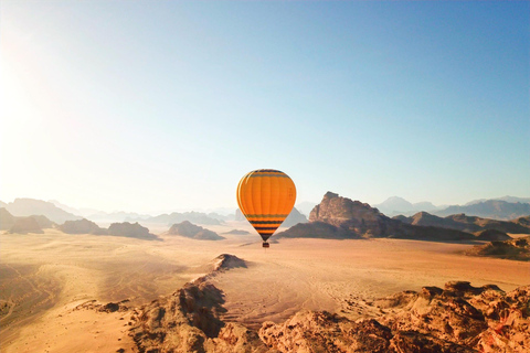 Wadi Rum: 1-Day Sunrise Balloon above Rum Valley & Transfer 1-Day Sunrise Balloon with Jeep Tour and Meals