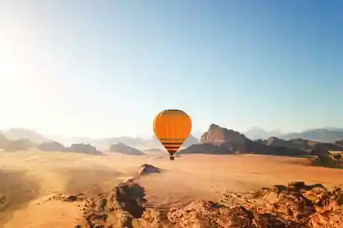 Wadi Rum: 1-Day Sunrise Balloon above Rum Valley & Transfer