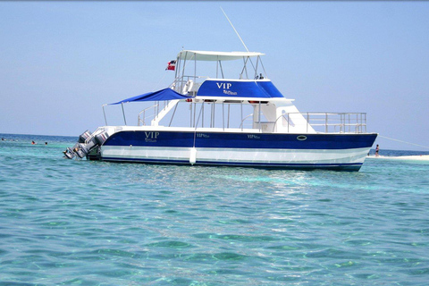 Private: Cayo Arena Luxury Catamaran & Snorkeling Adventure
