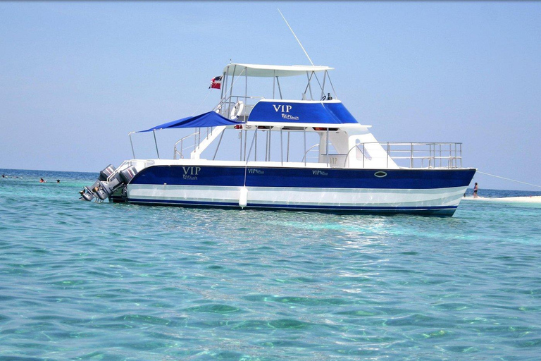 Private: Cayo Arena Luxury Catamaran & Snorkeling Adventure