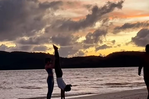 لانكاوي: اليوغا الساحرة على شاطئ الغروب على شاطئ سينانج
