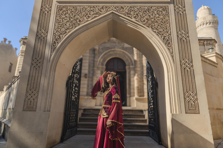 Baku: Traditional Azerbaijani Costume Rental Experience