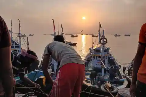 Mumbai By Dawn: Explore Early Morning Markets and Temple