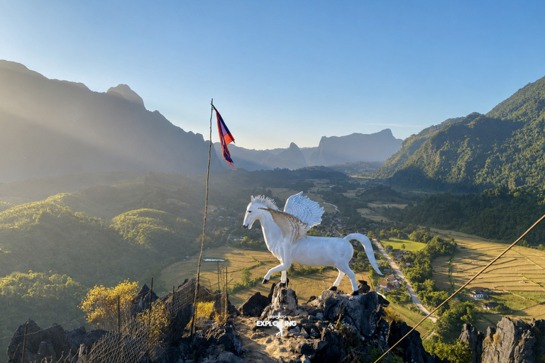 Vang Vieng: Pha Hor Kham Viewpoint, Cave & Blue Lagoon 3