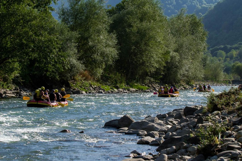 Reis naar het paradijs op aarde Ananuri Gudauri Kazbegikazbegi gudauri