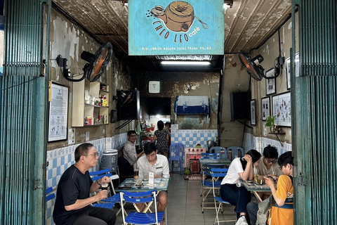 Saigon Vespa Michelin Foodie & Hidden Gems Tour