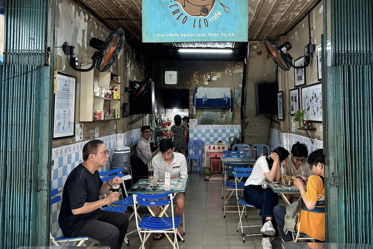 Saigon Vespa Michelin Foodie & Hidden Gems Tour