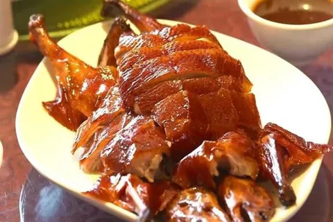 Kunming: Jiuxiang Cave & Roast Duck Lunch Private Tour